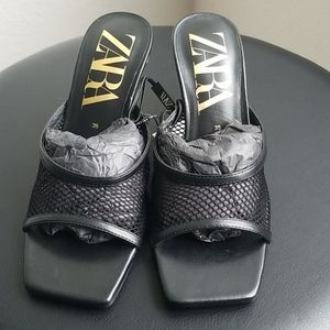 ZARA NWT Black Sandal